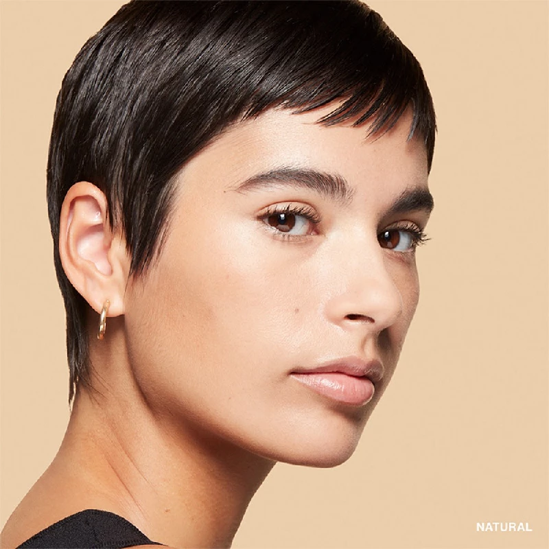 Bobbi Brown Skin Long-Wear Weightless Foundation SPF 15 - Image 2