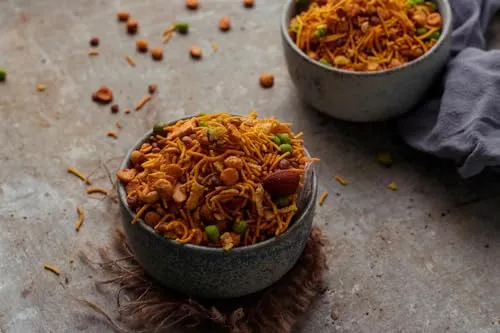 Karachi Bakery Navratan Mixture - Image 4